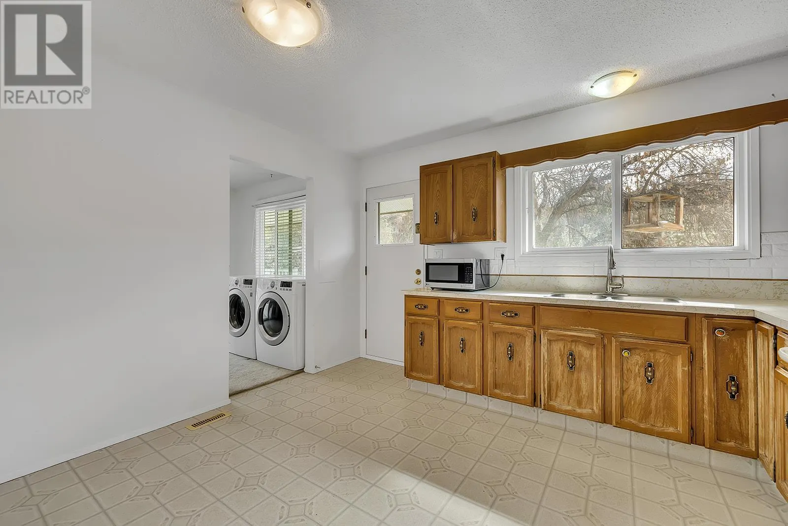 811 Tamarack Drive