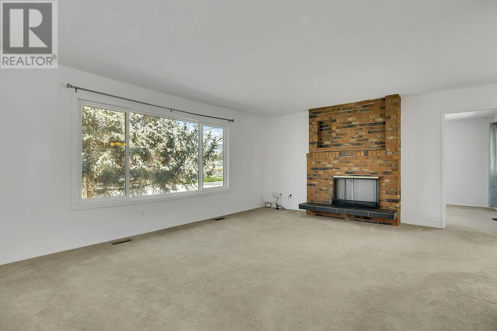 811 Tamarack Drive