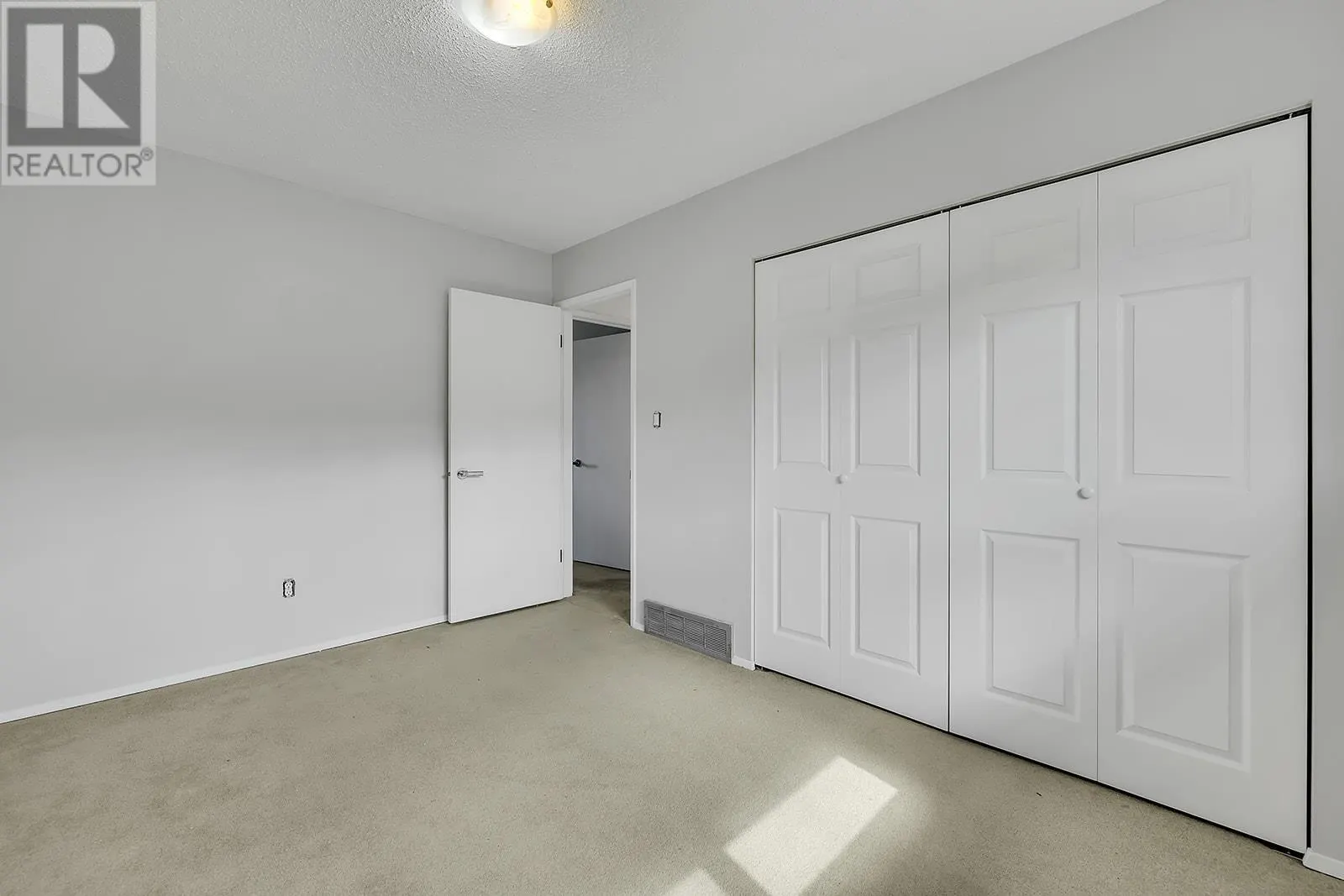 811 Tamarack Drive