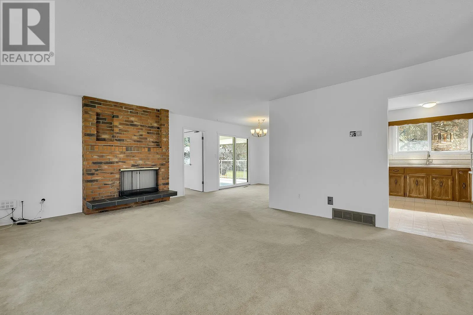 811 Tamarack Drive