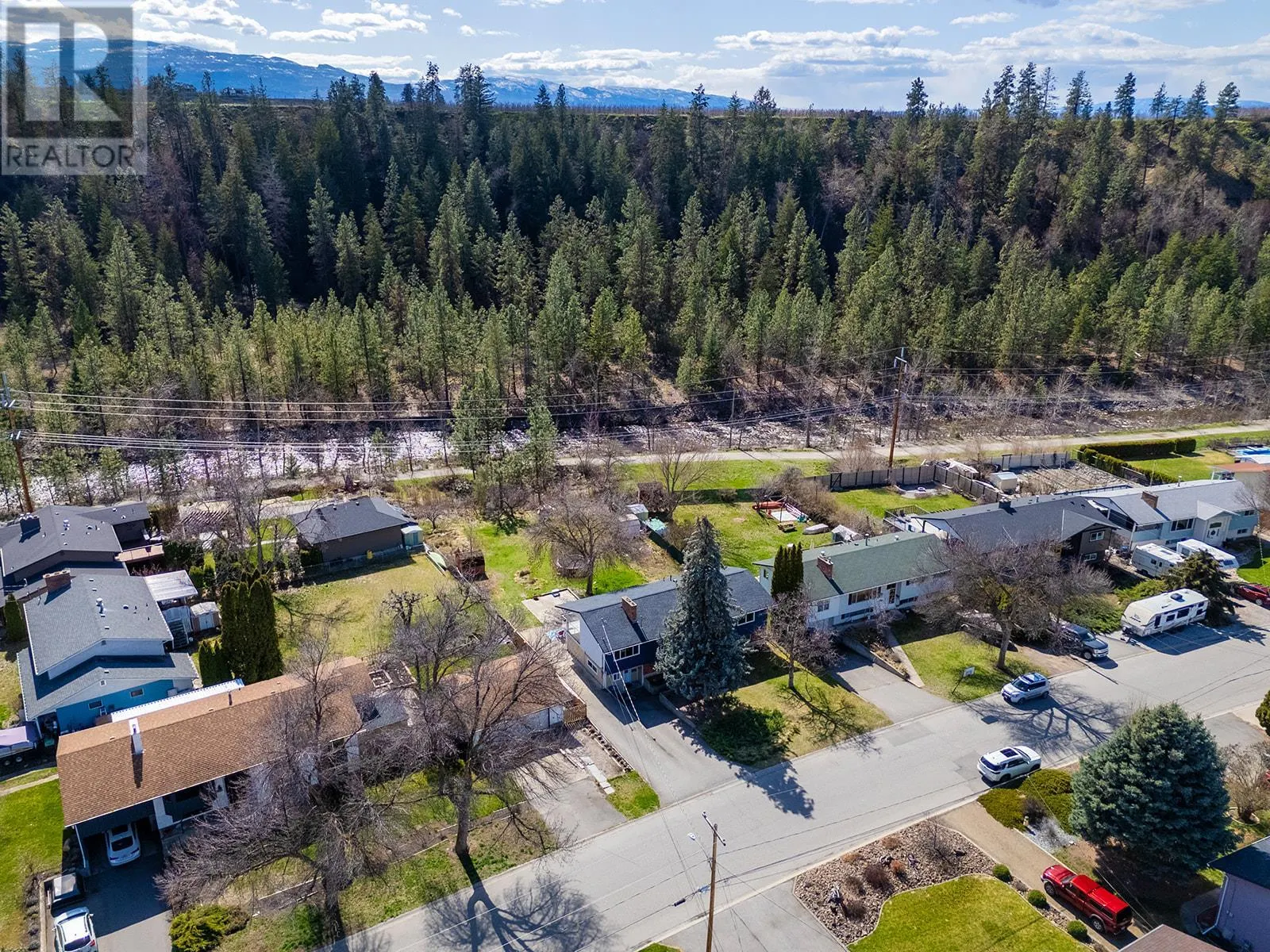 811 Tamarack Drive