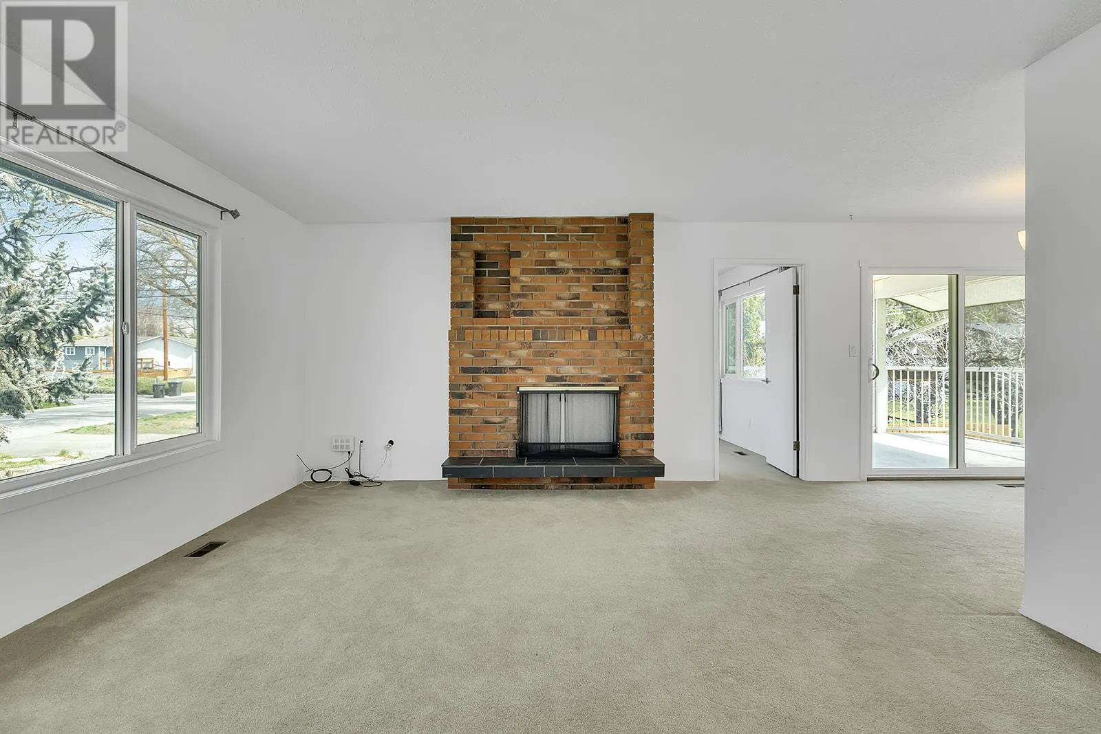 811 Tamarack Drive