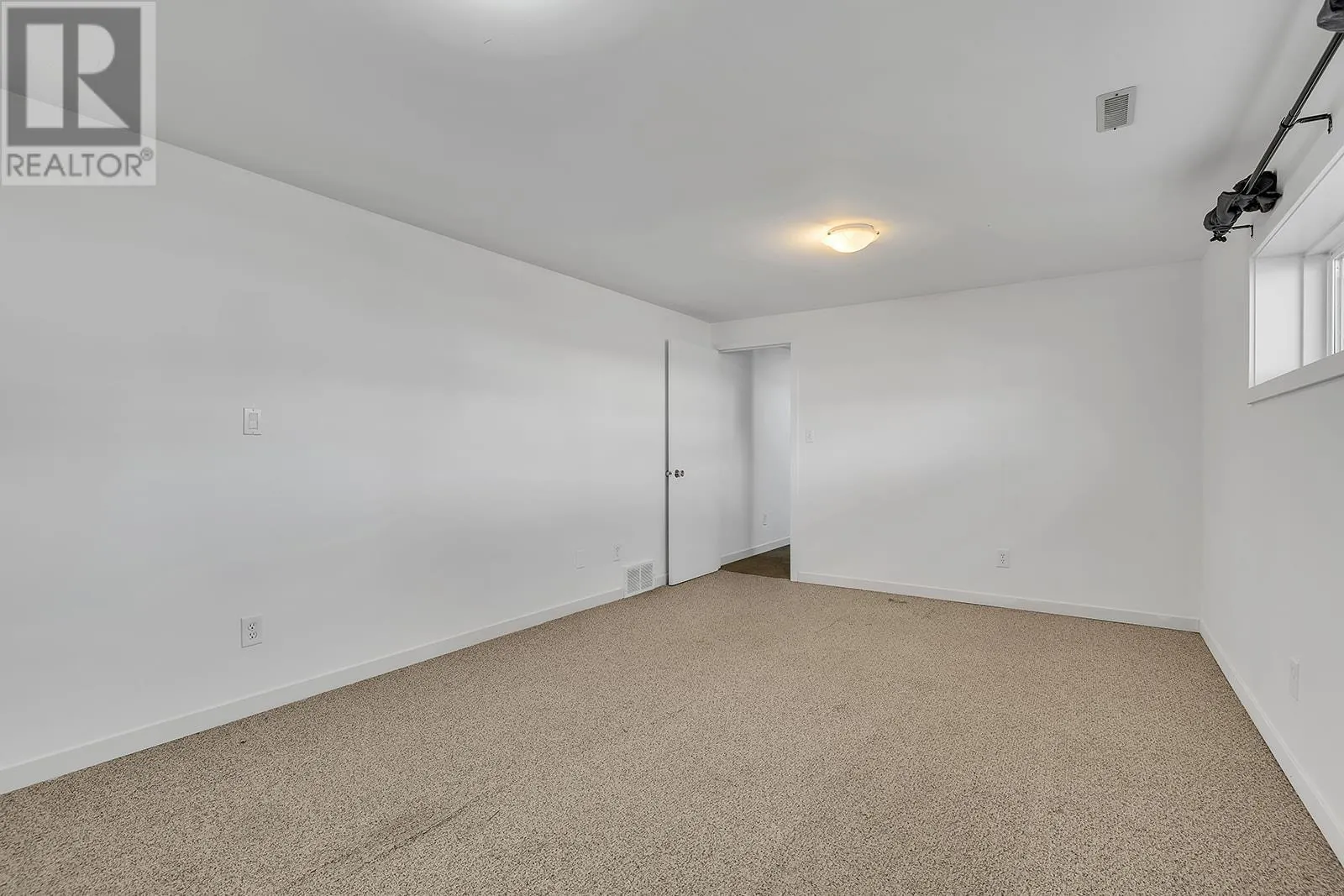 811 Tamarack Drive