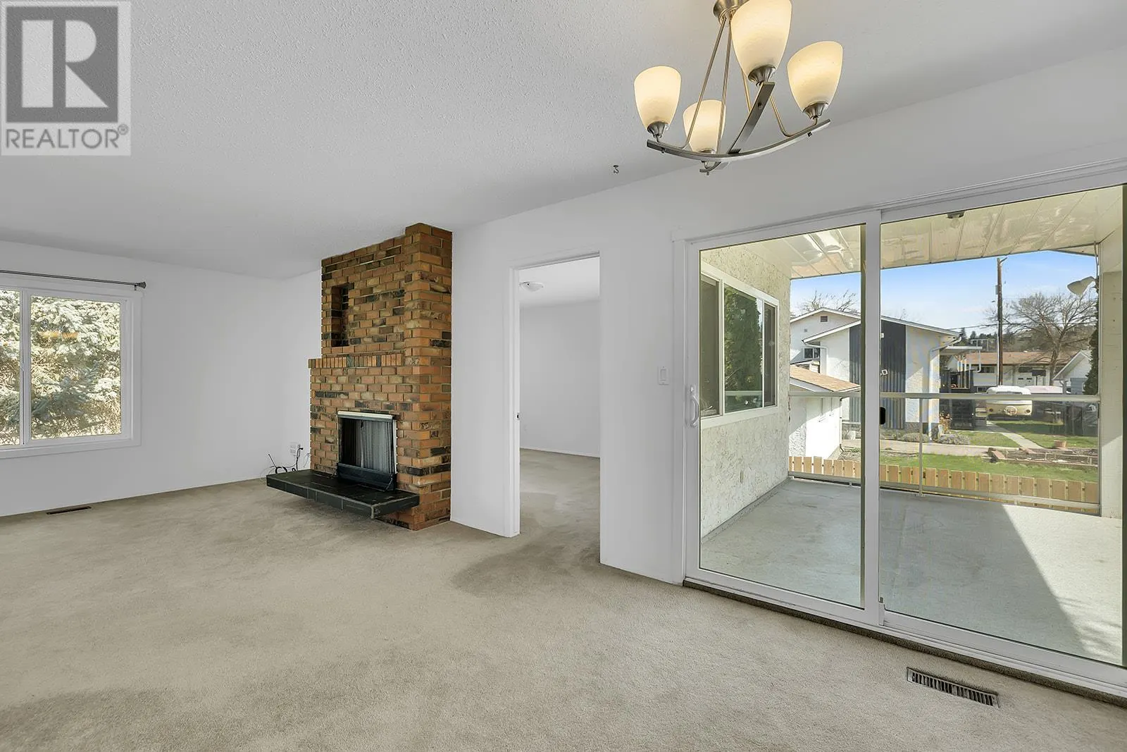 811 Tamarack Drive