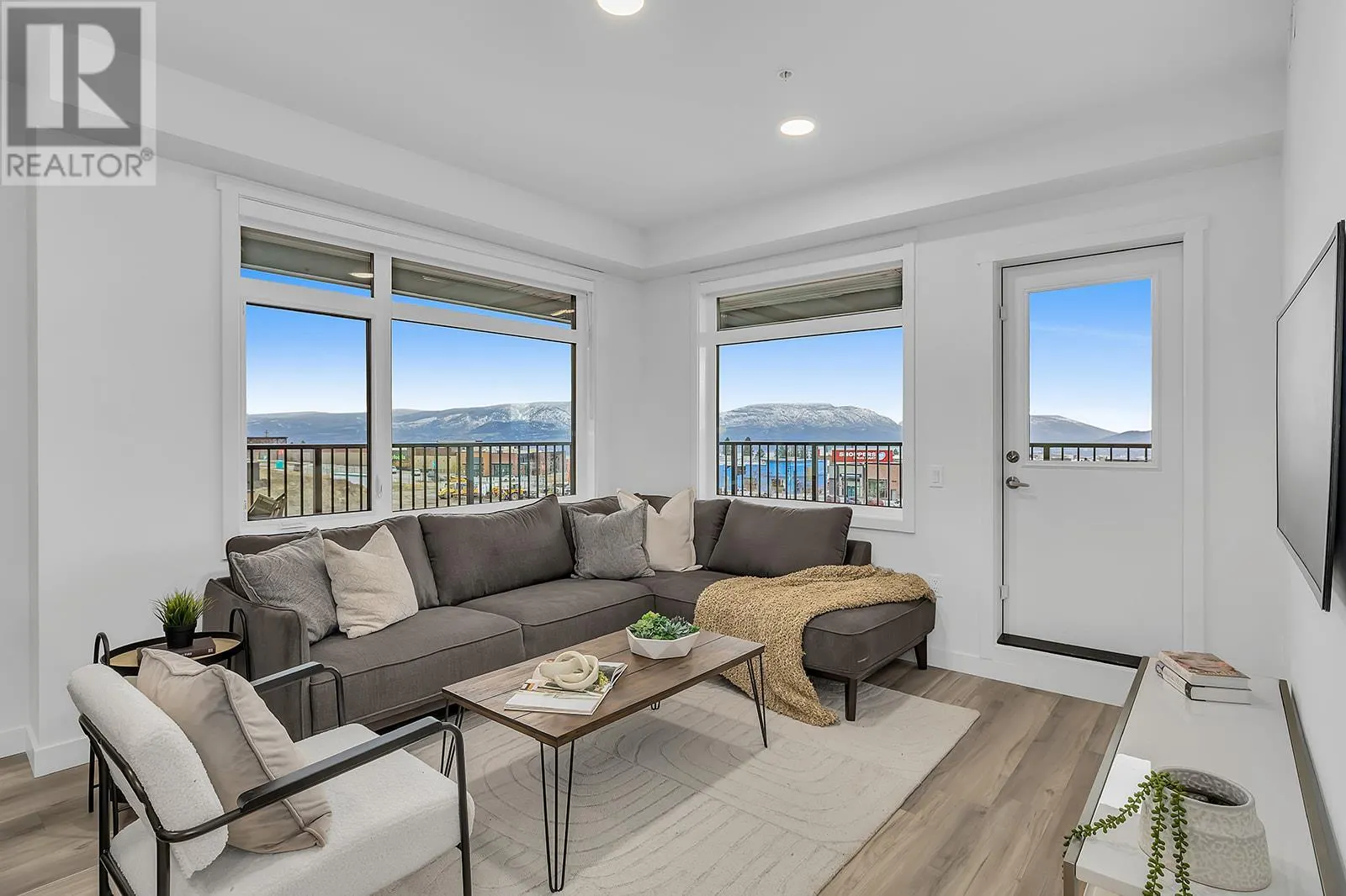 1111 Frost Road Unit# 215