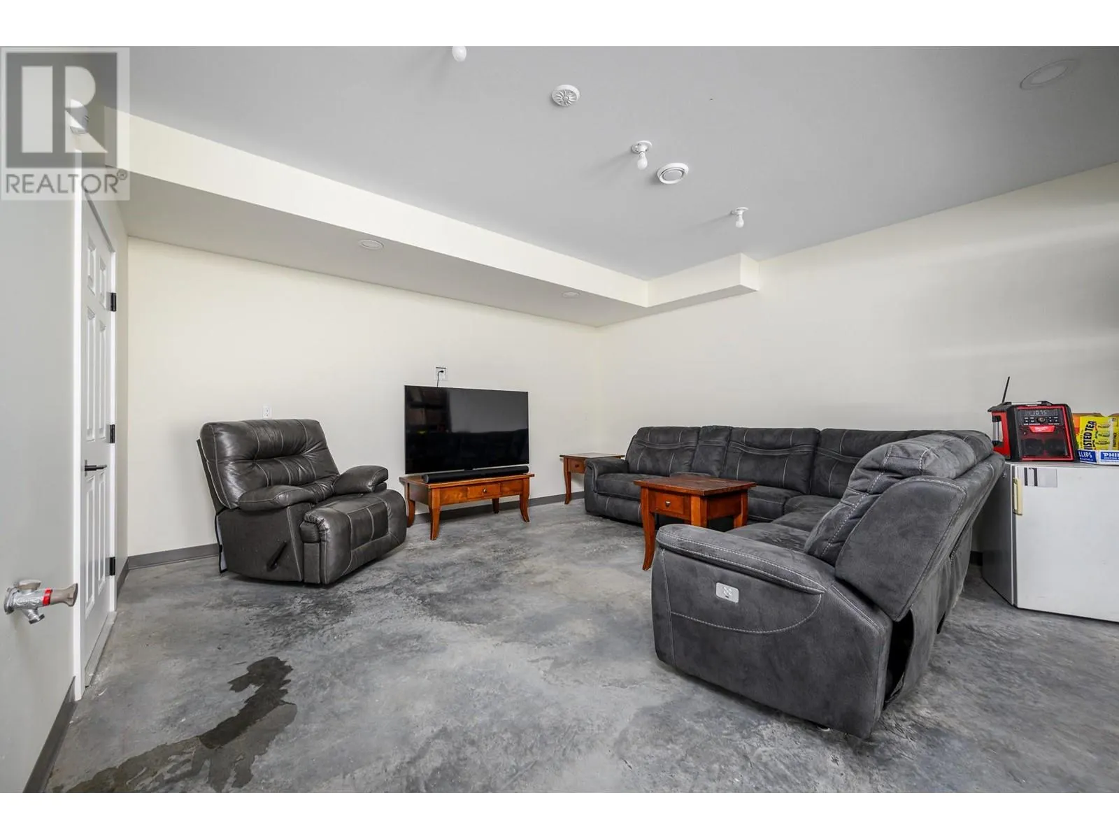 8909 Cherry Lane