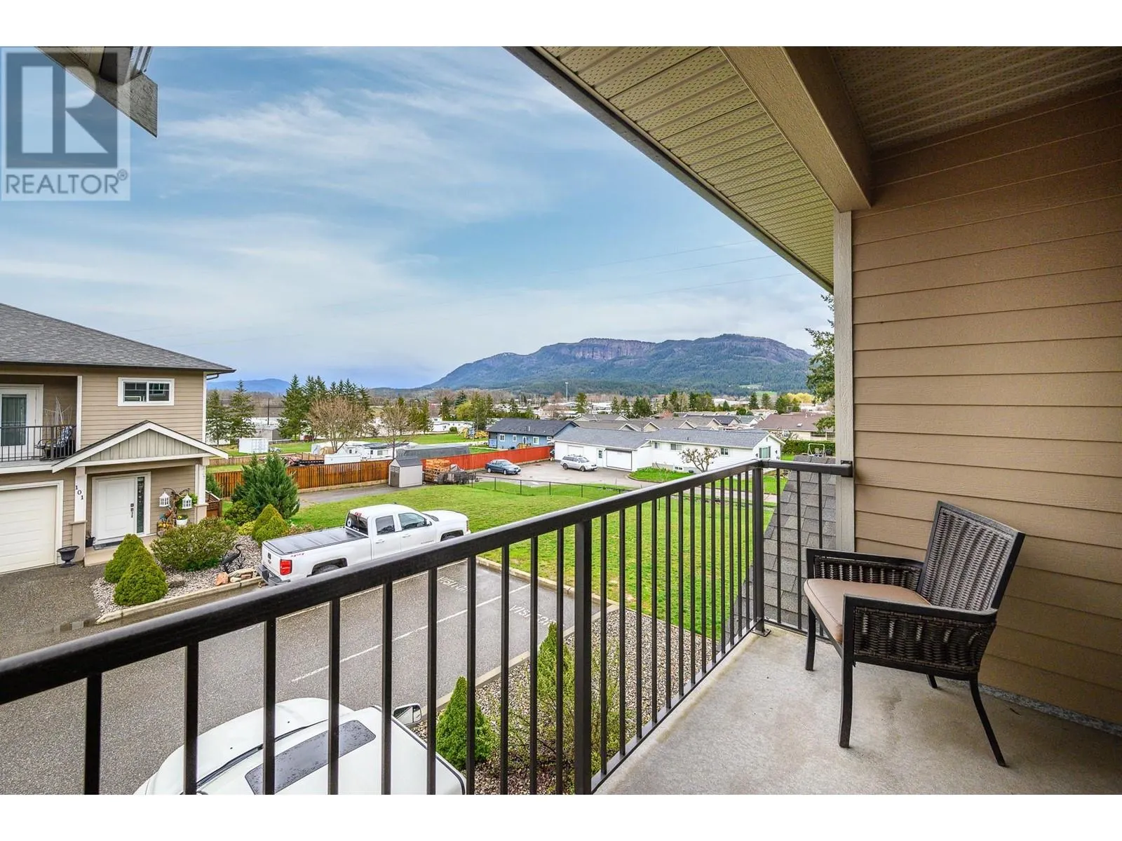 173 Salmon Arm Drive Unit# 102