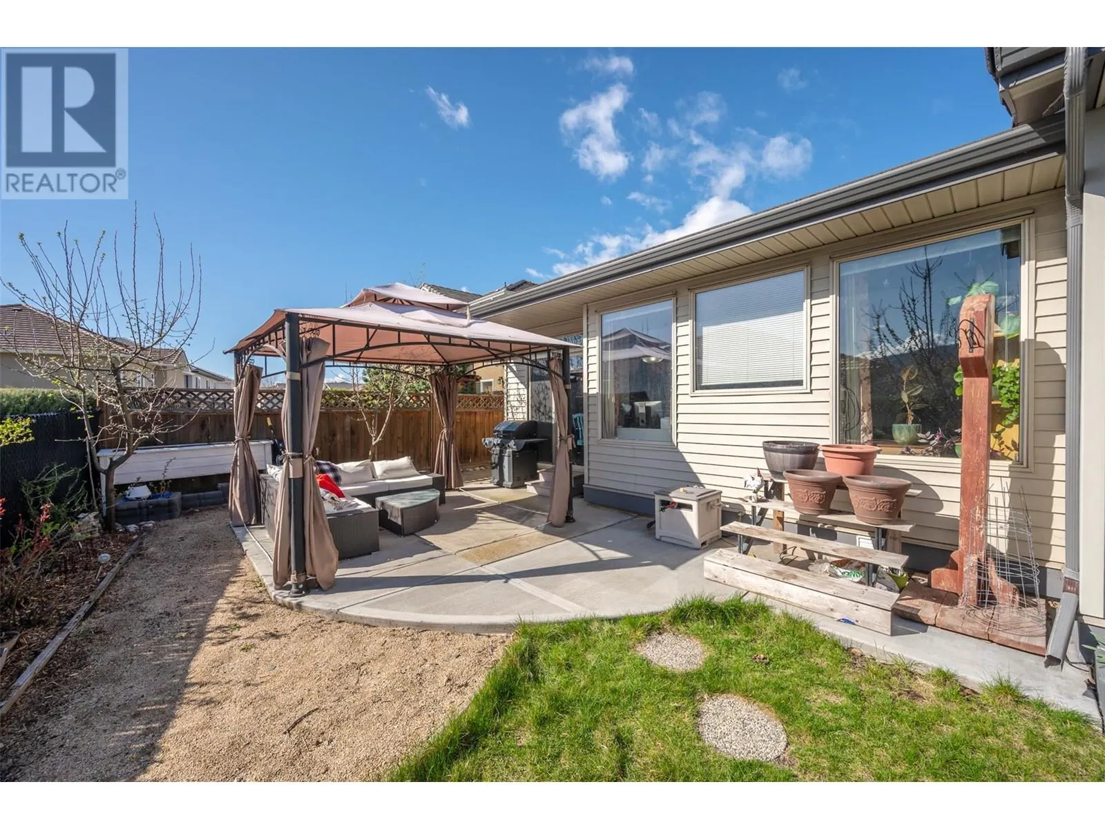6865 MOUNTAINVIEW Drive