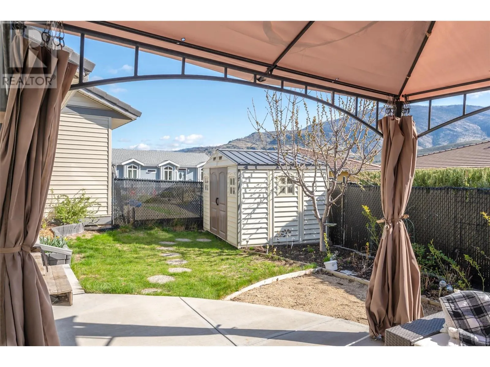 6865 MOUNTAINVIEW Drive