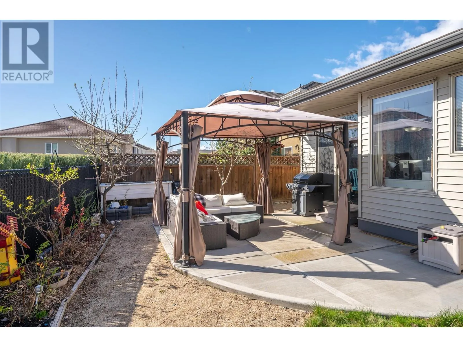 6865 MOUNTAINVIEW Drive