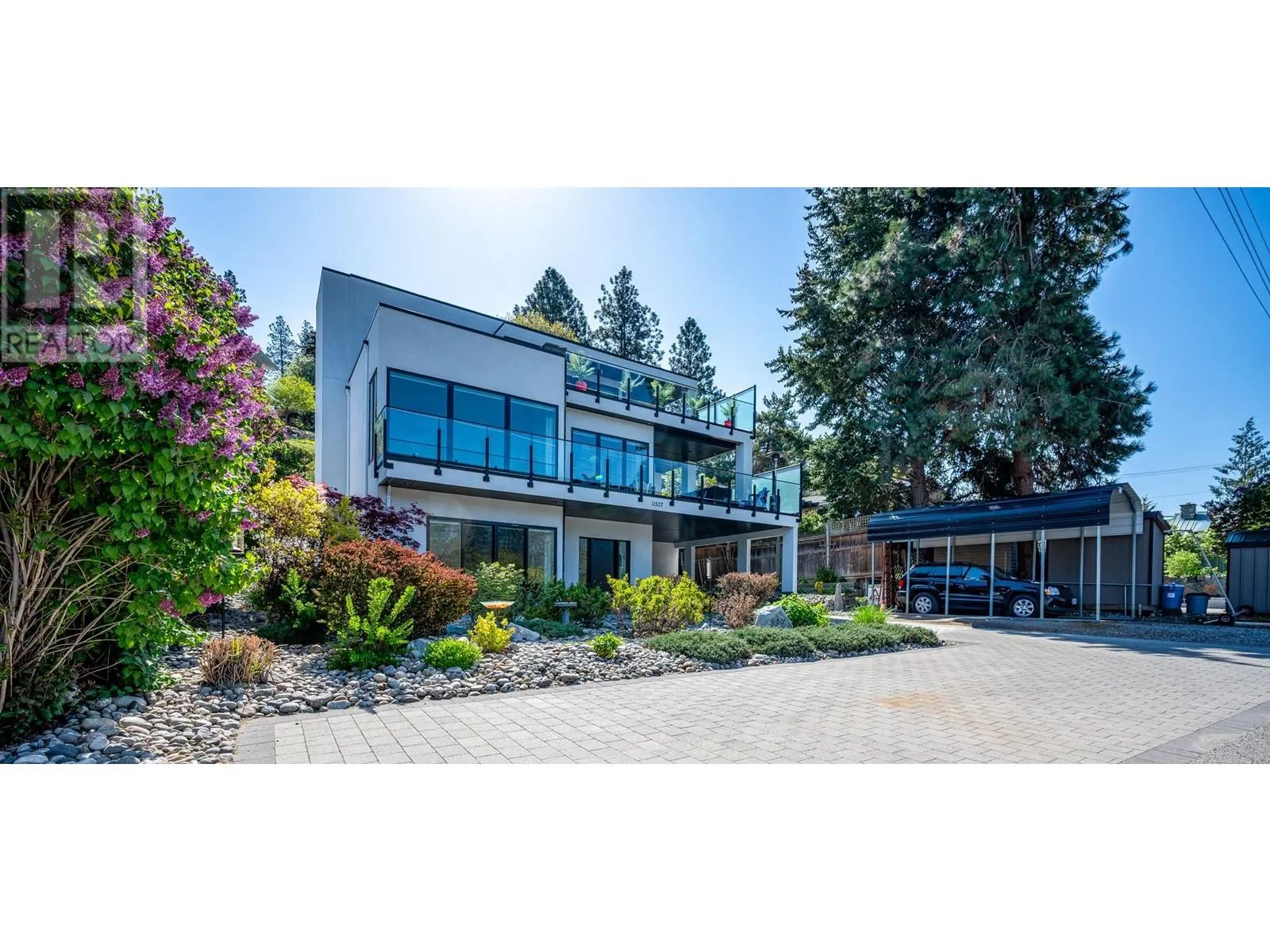 11537 Okanagan Centre Road W