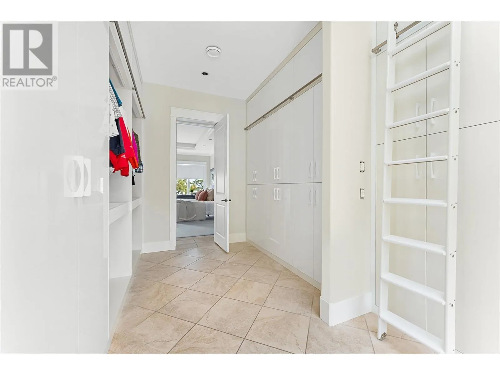 2543 Lucinde Road