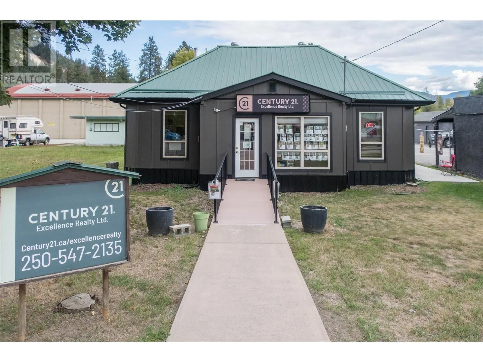 2143 Shuswap Avenue