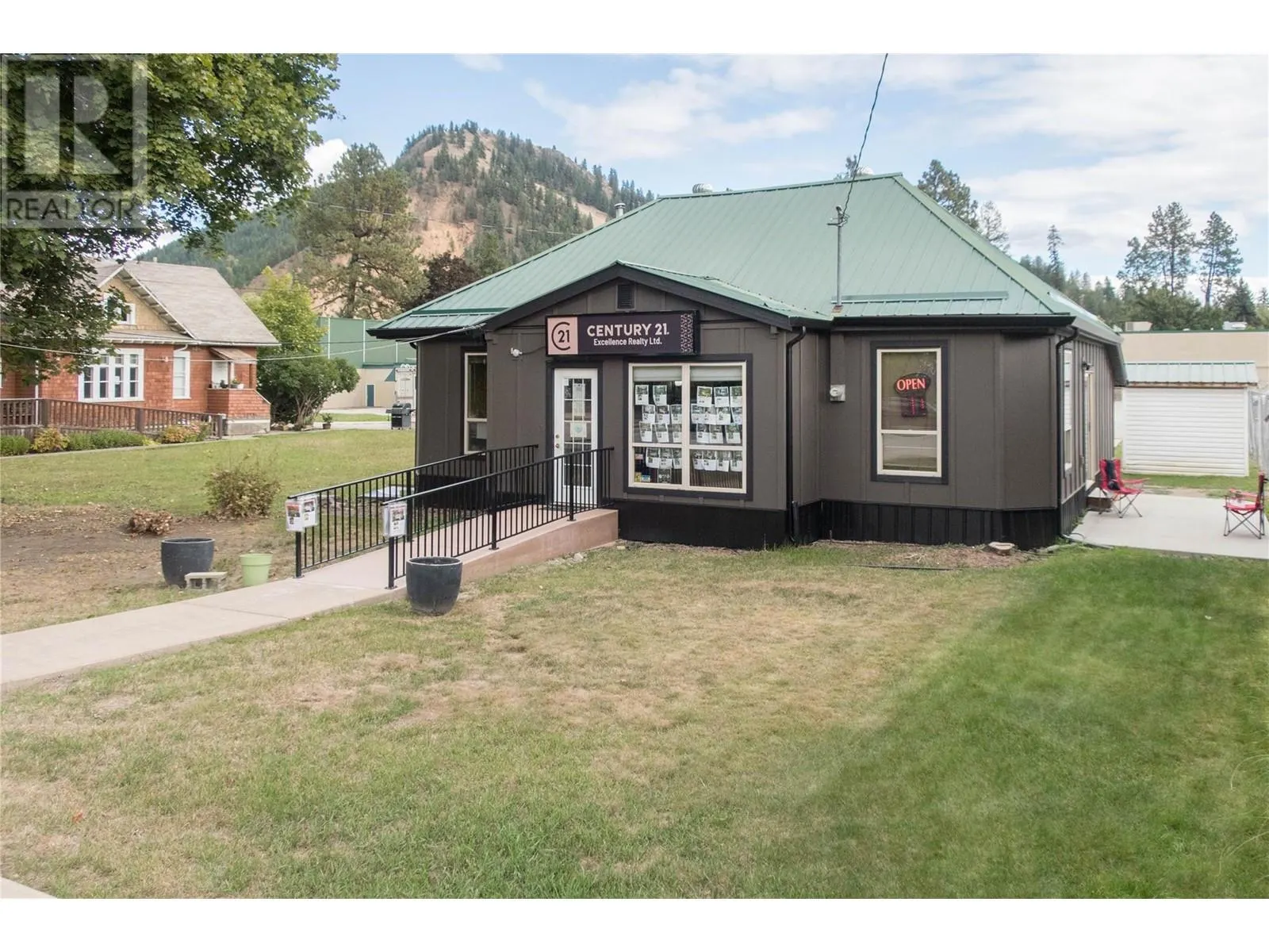 2143 Shuswap Avenue