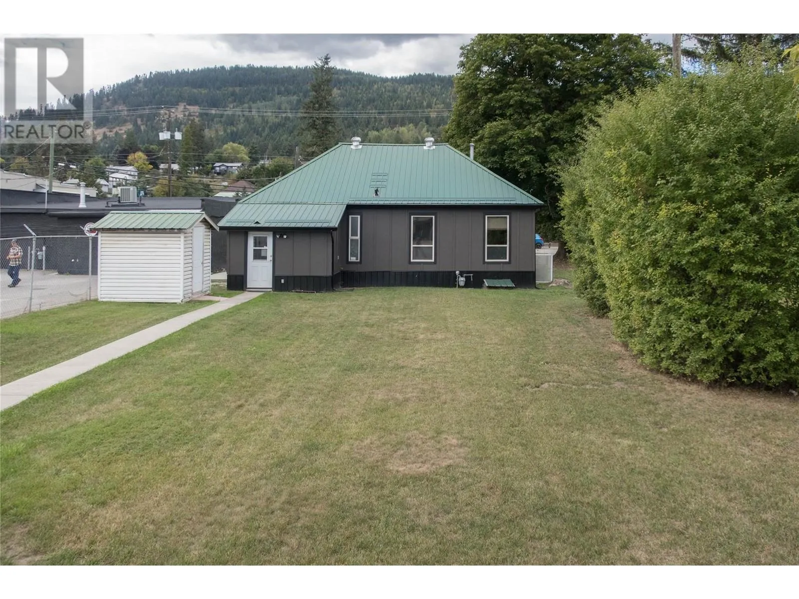 2143 Shuswap Avenue