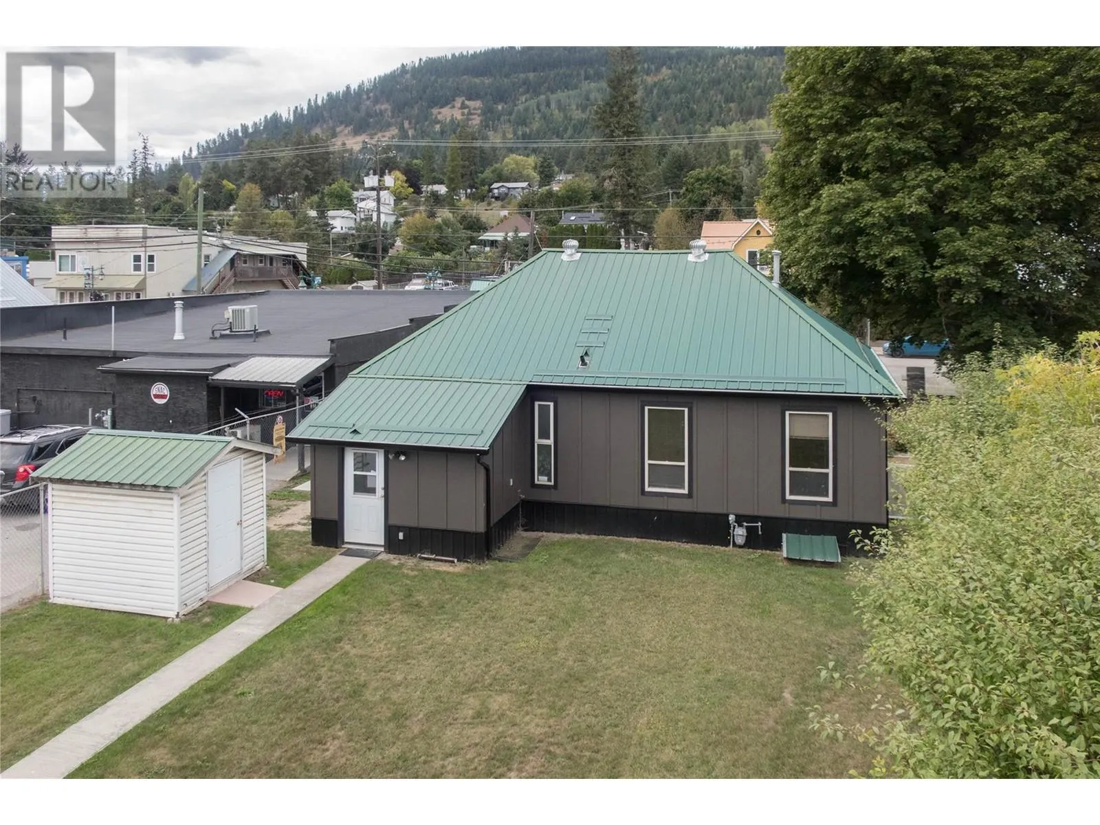 2143 Shuswap Avenue