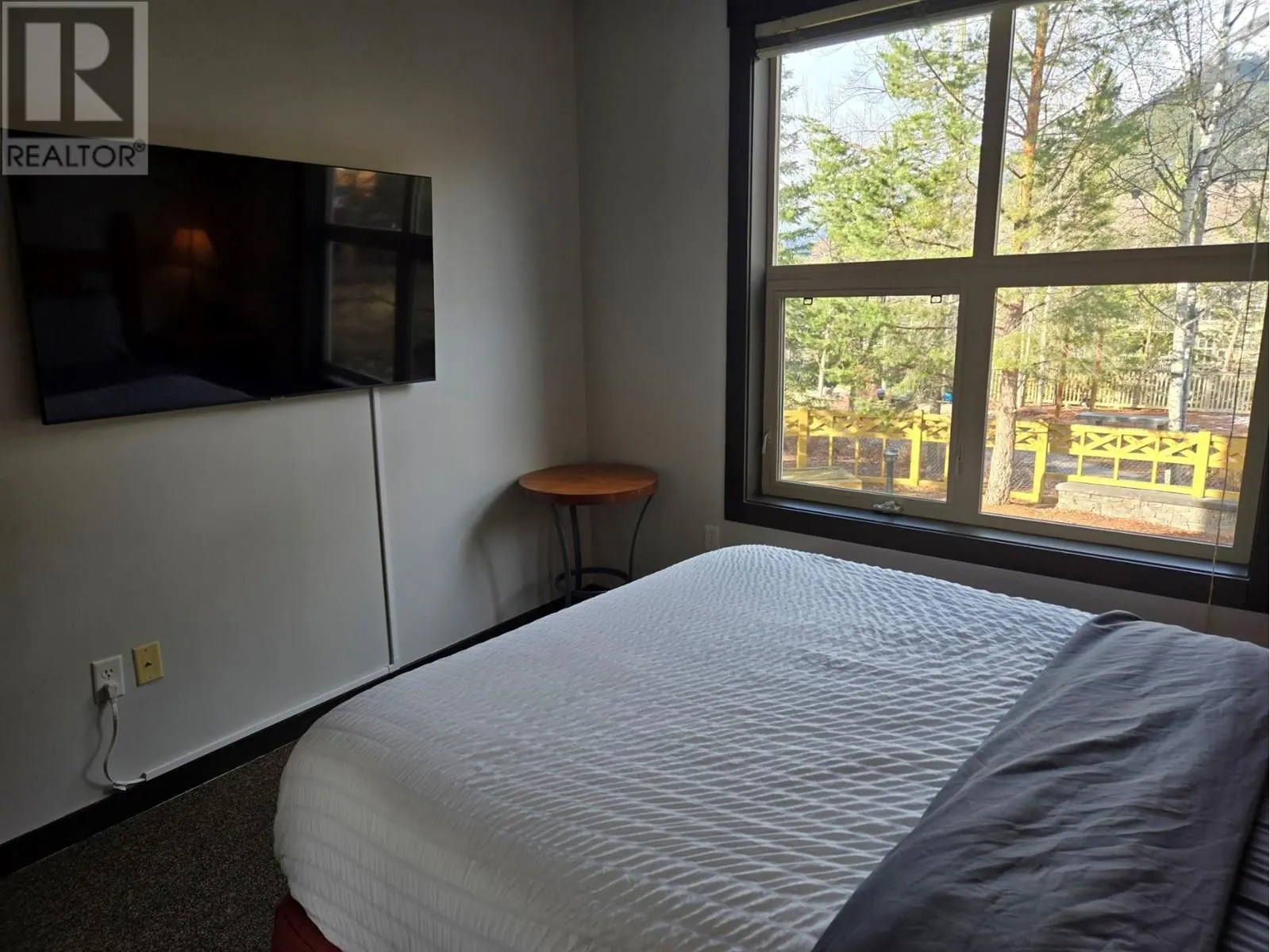 2070 SUMMIT Drive Unit# 201A & 201B