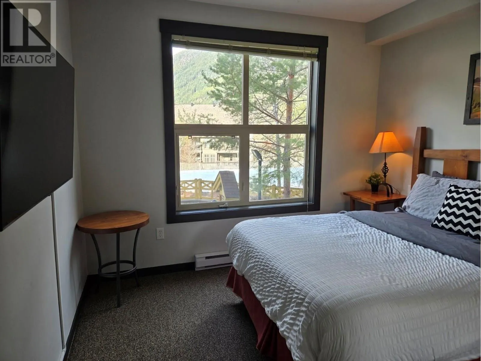 2070 SUMMIT Drive Unit# 201A & 201B