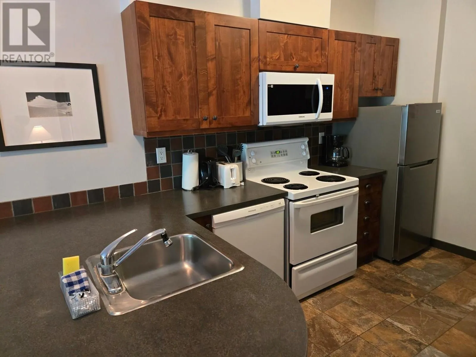 2070 SUMMIT Drive Unit# 201A & 201B