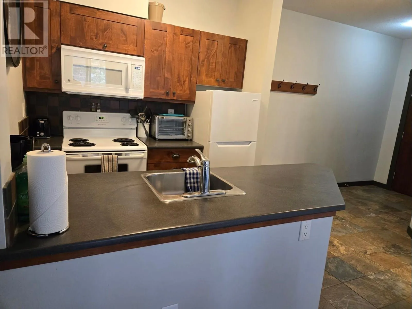 2070 SUMMIT Drive Unit# 201A & 201B