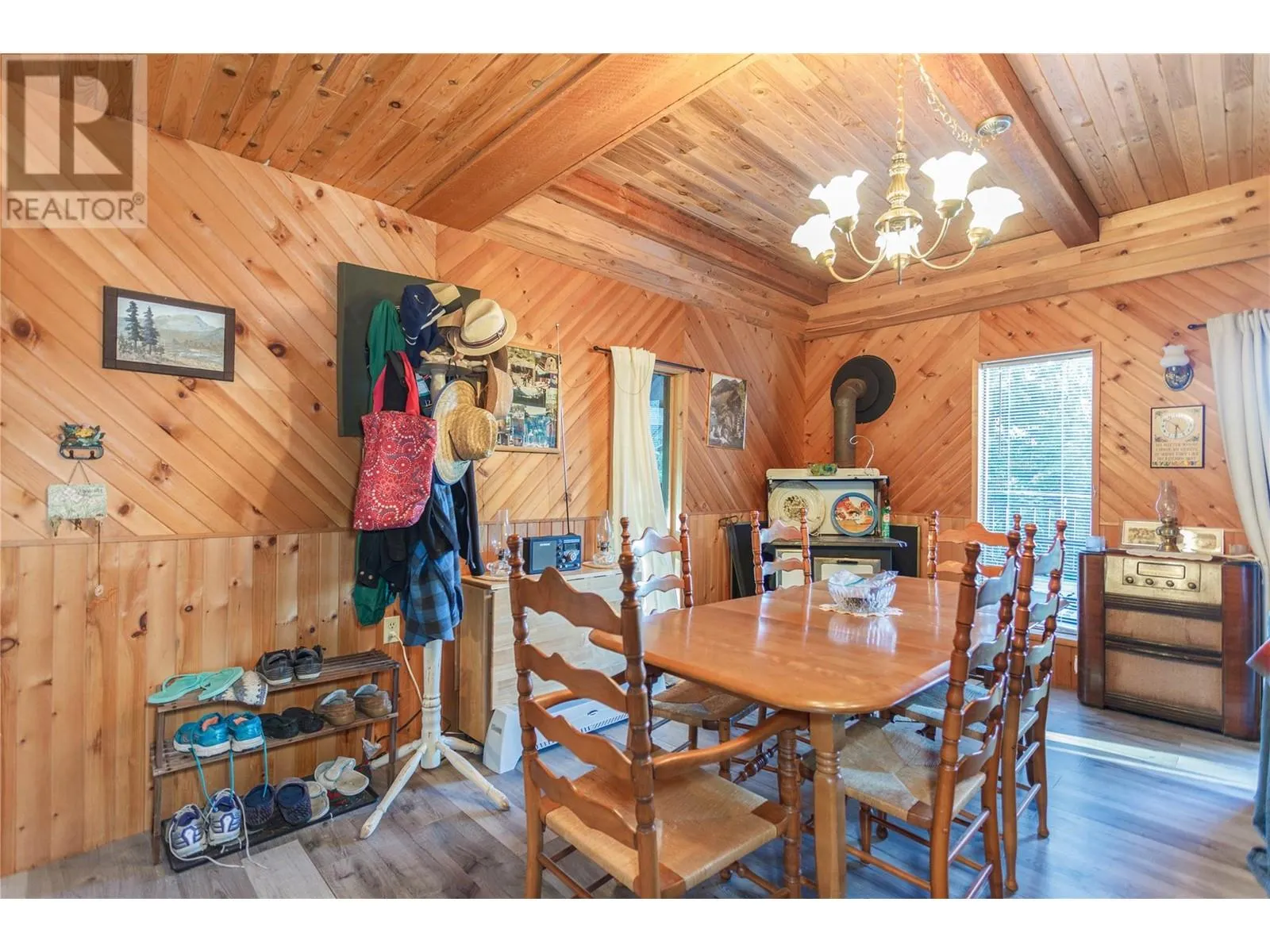 3217 Lumby Mabel Lake Road