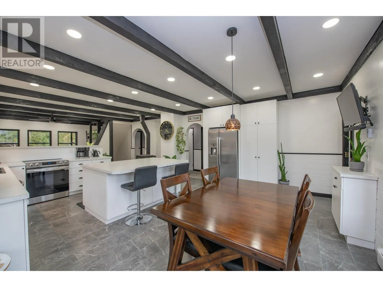 1416 Creighton Valley Road