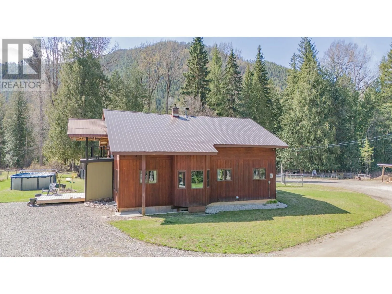1416 Creighton Valley Road