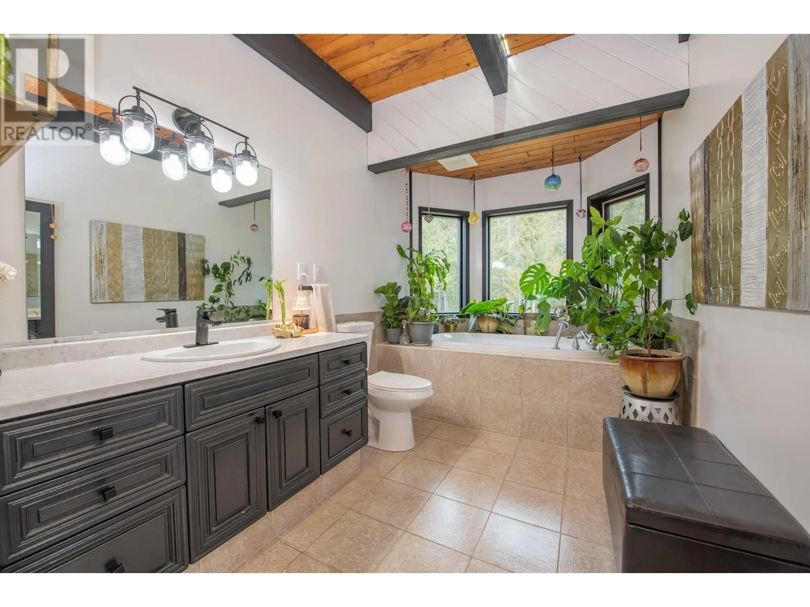 1416 Creighton Valley Road