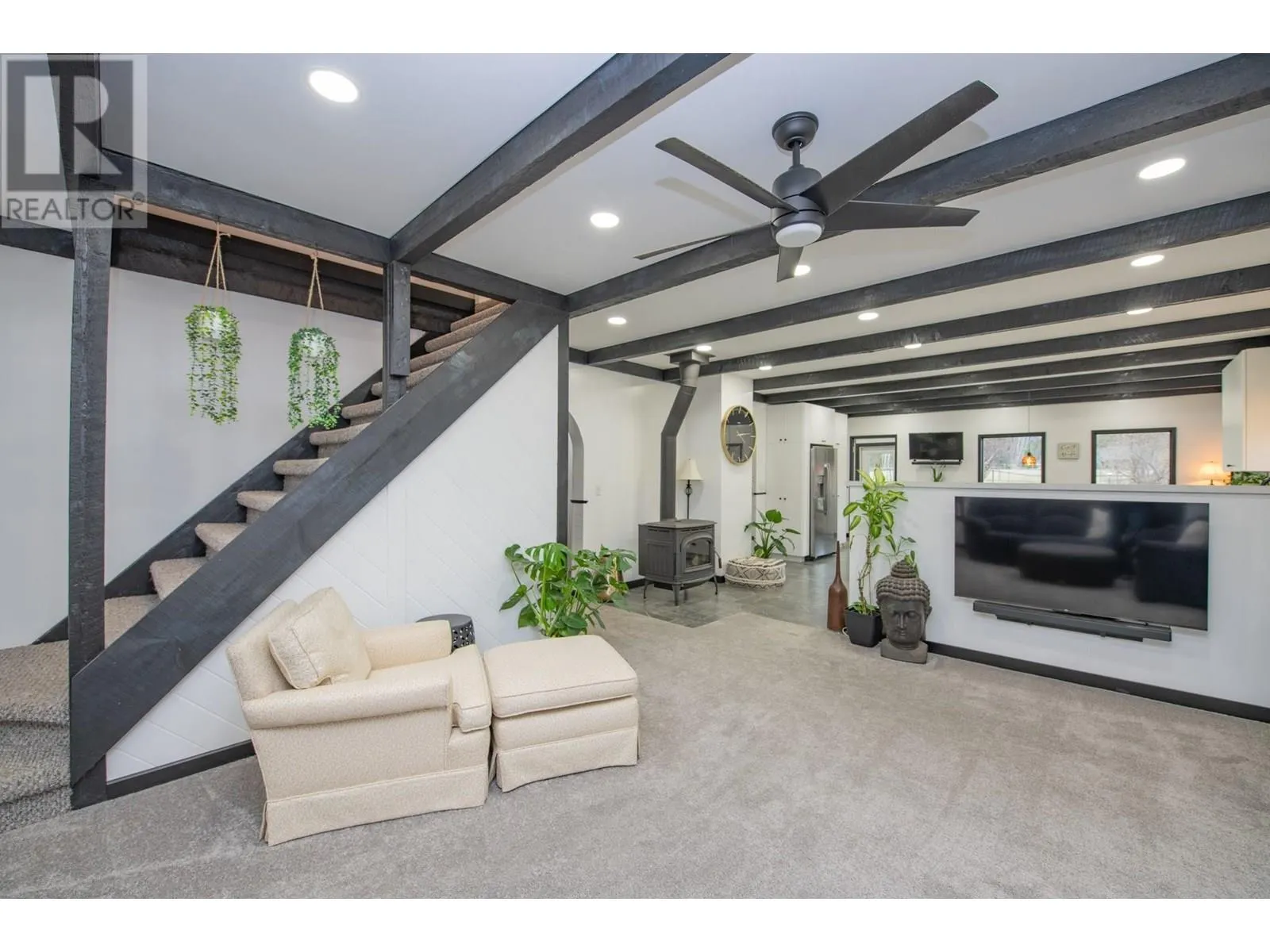 1416 Creighton Valley Road