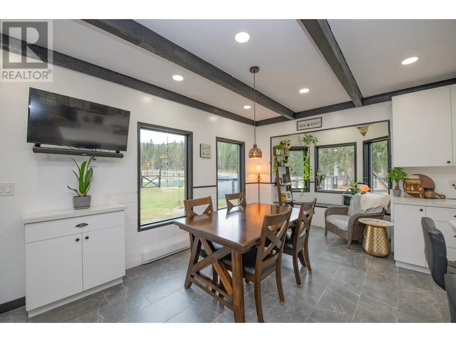 1416 Creighton Valley Road