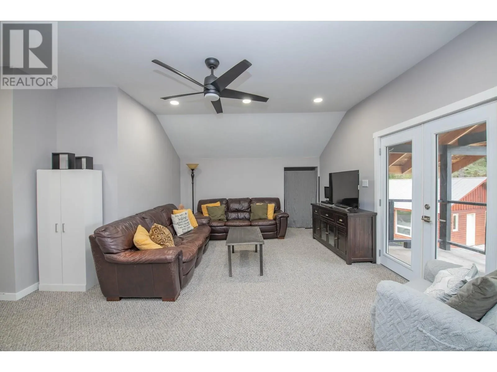 1416 Creighton Valley Road