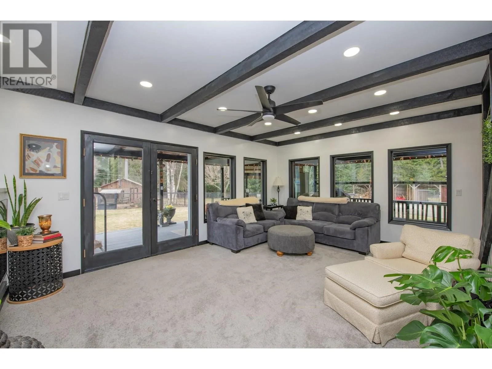 1416 Creighton Valley Road