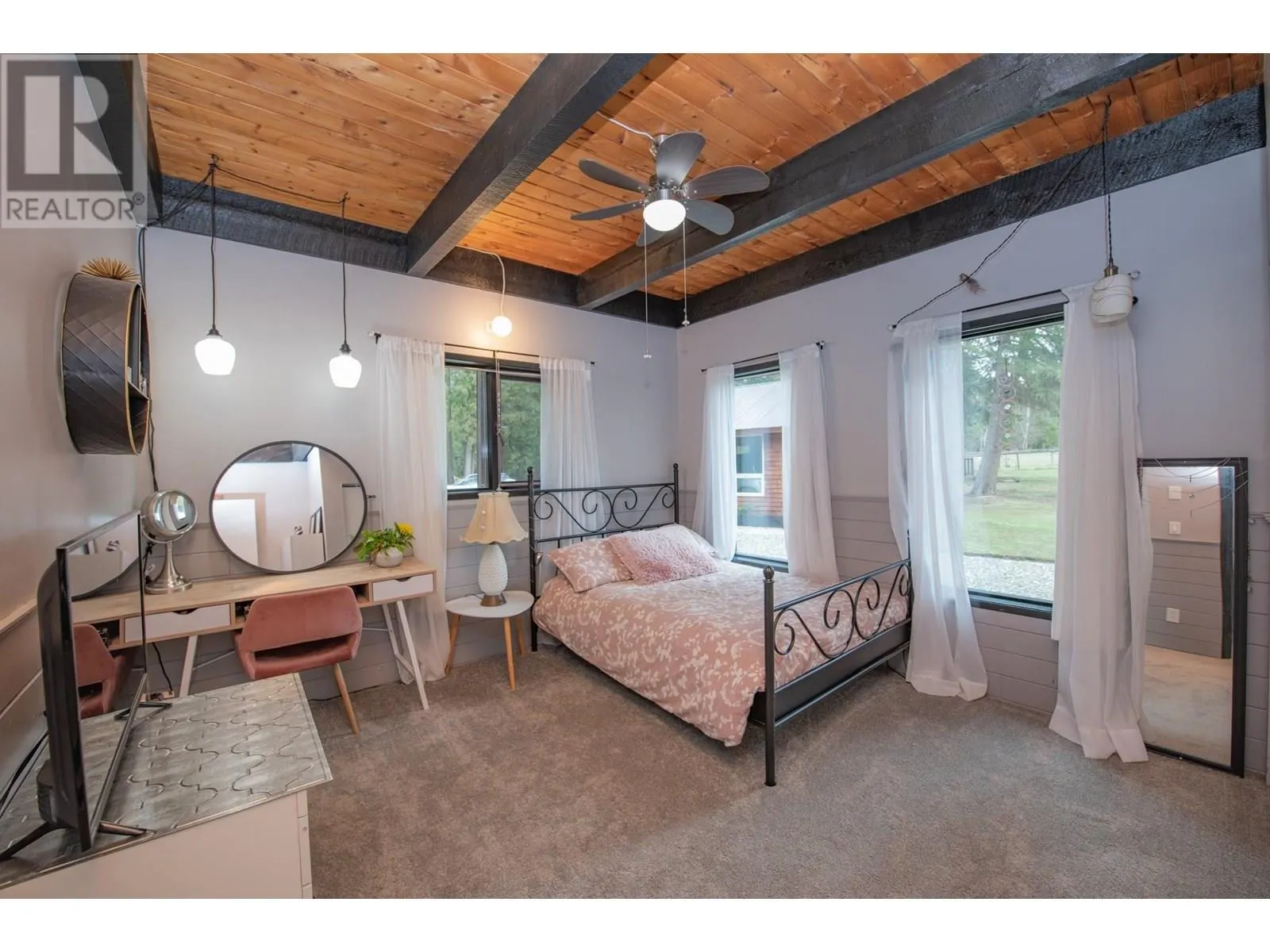 1416 Creighton Valley Road