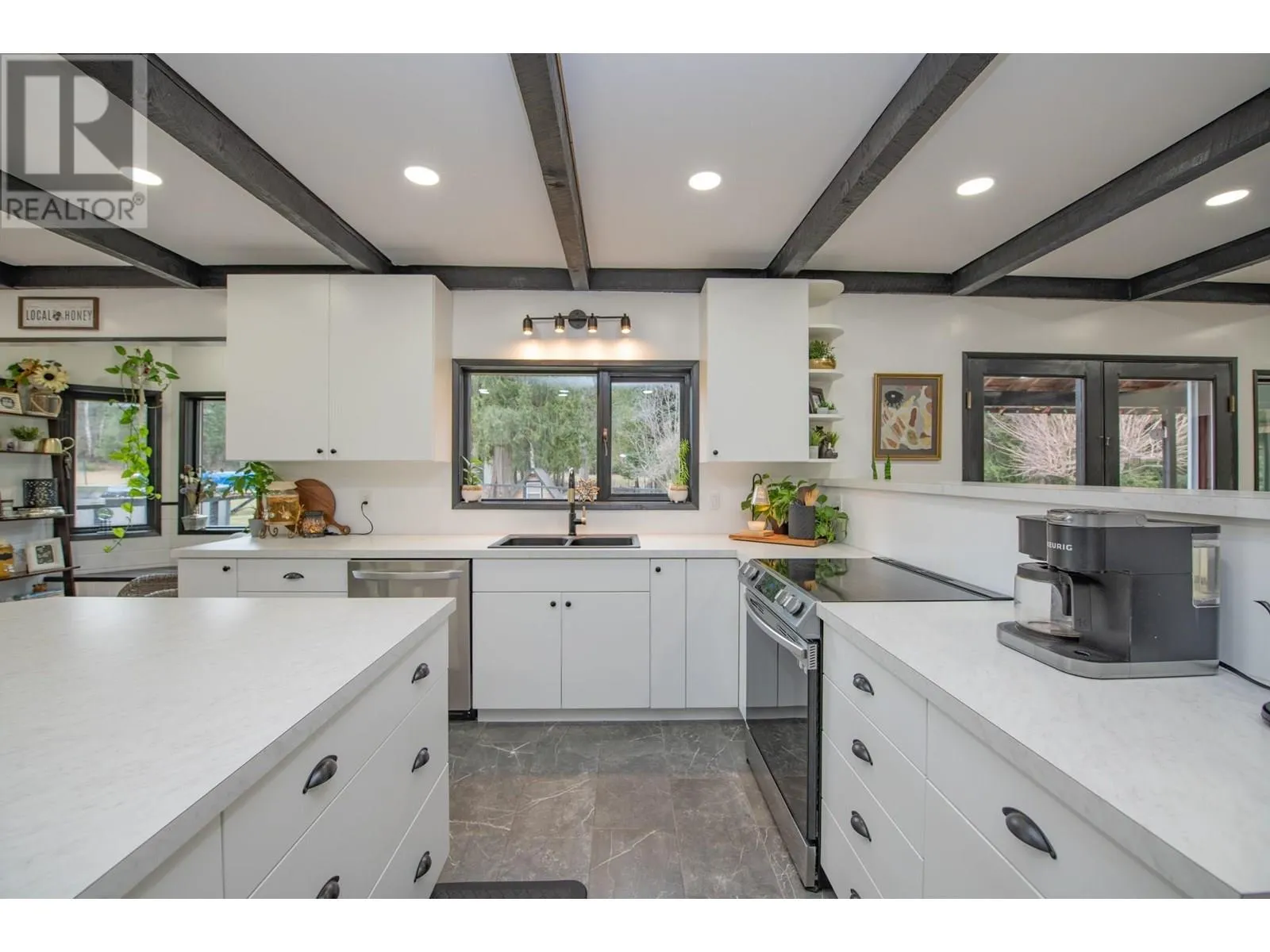 1416 Creighton Valley Road