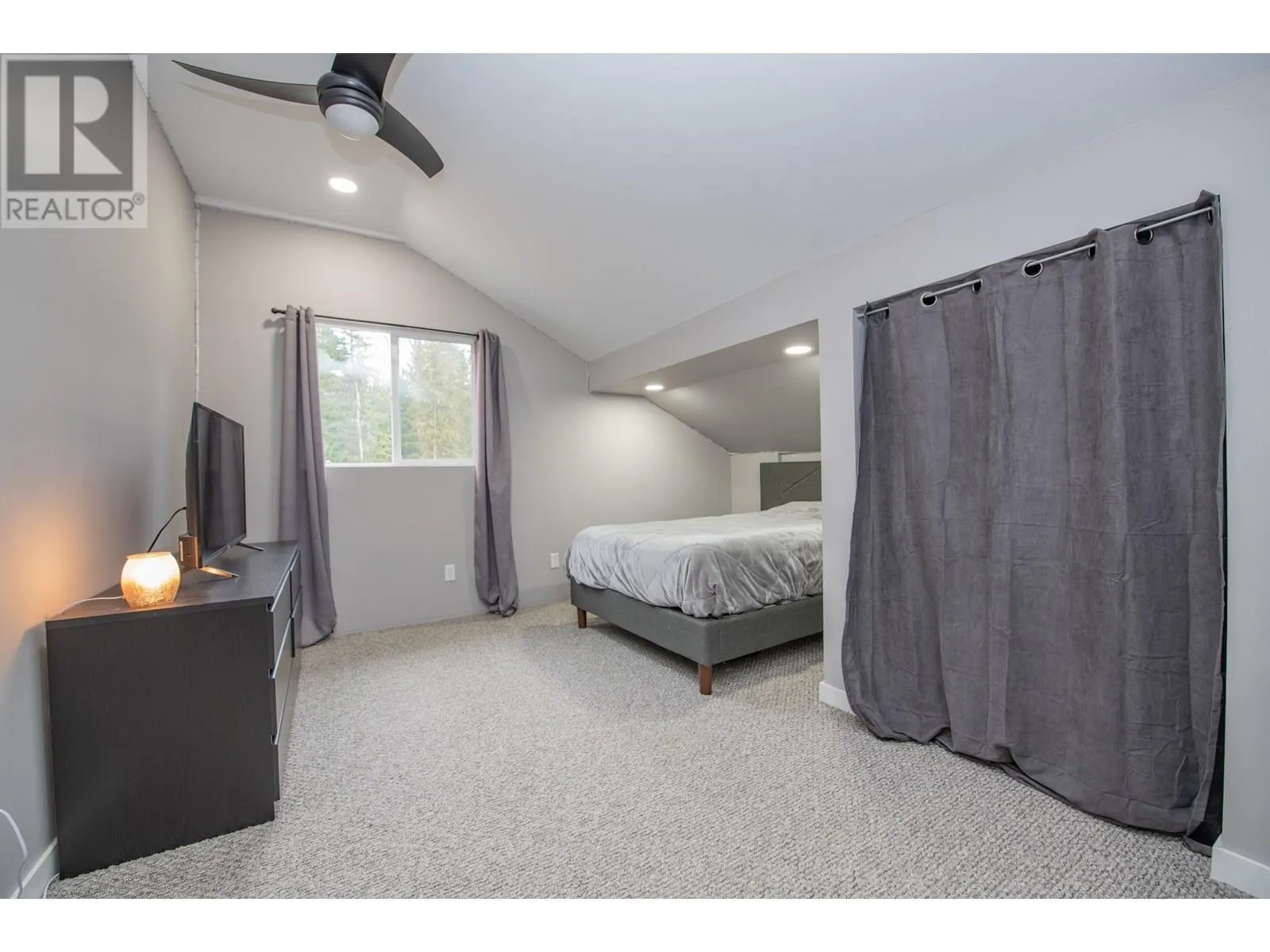 1416 Creighton Valley Road
