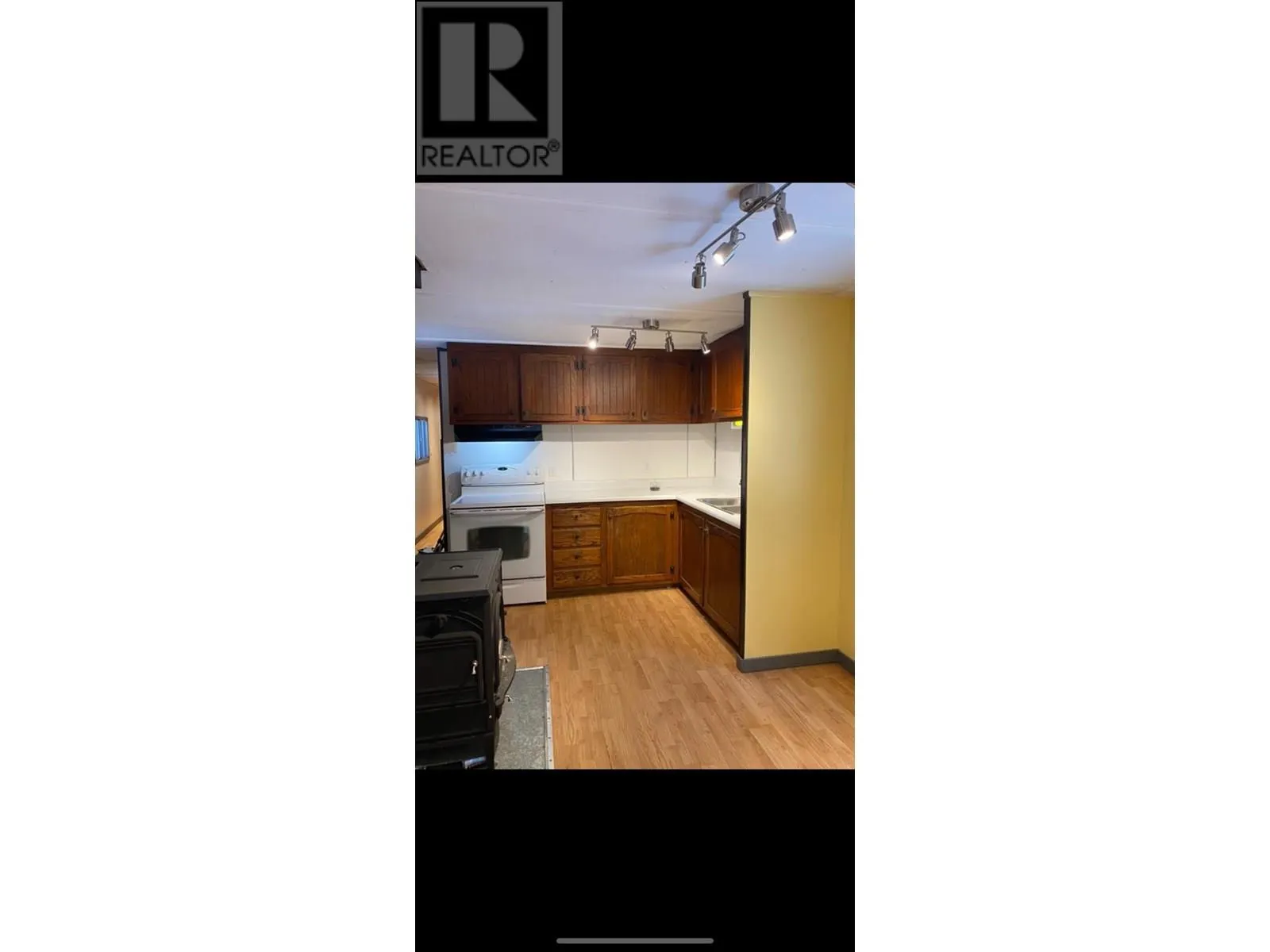 1416 Creighton Valley Road