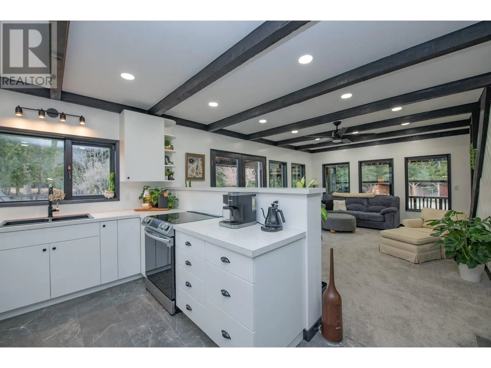1416 Creighton Valley Road