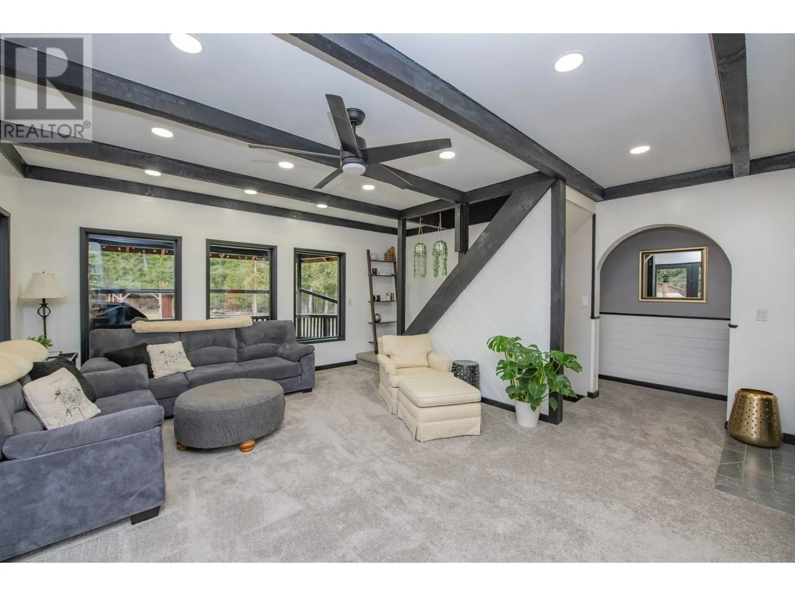 1416 Creighton Valley Road