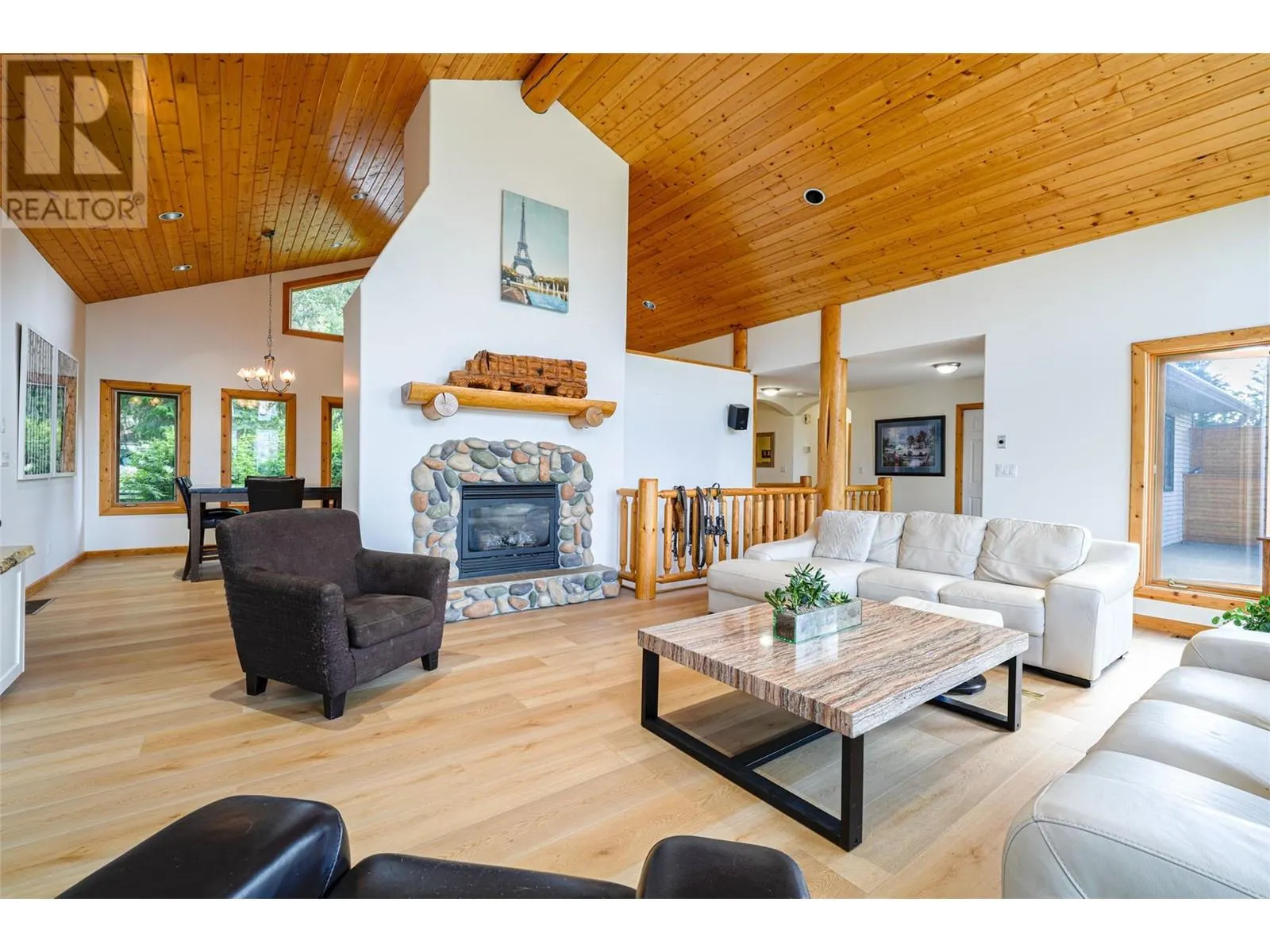 10 Candide Drive