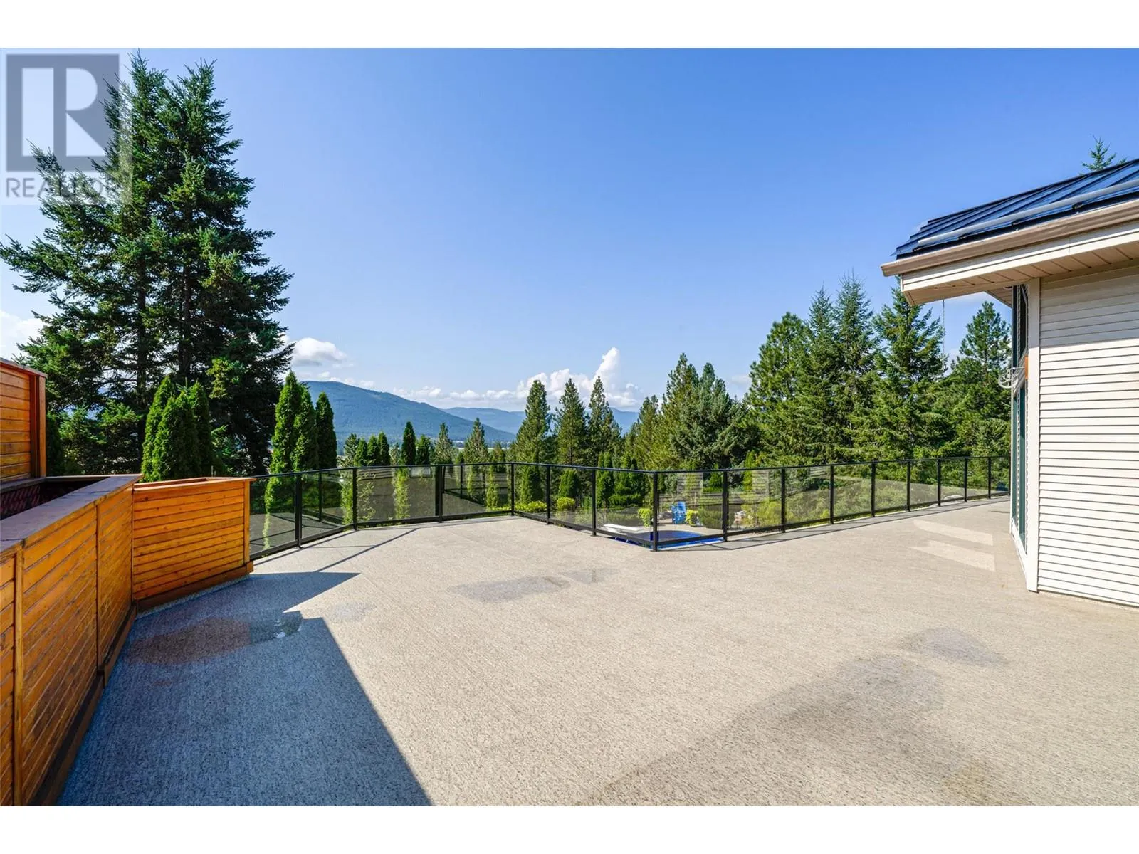 10 Candide Drive
