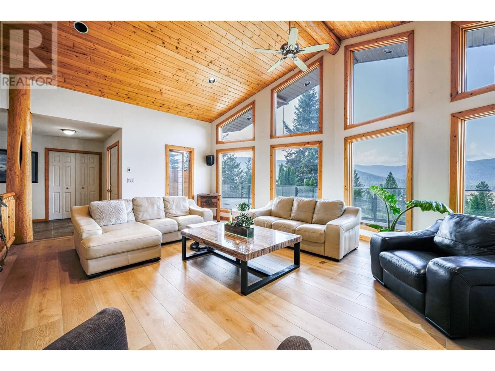 10 Candide Drive