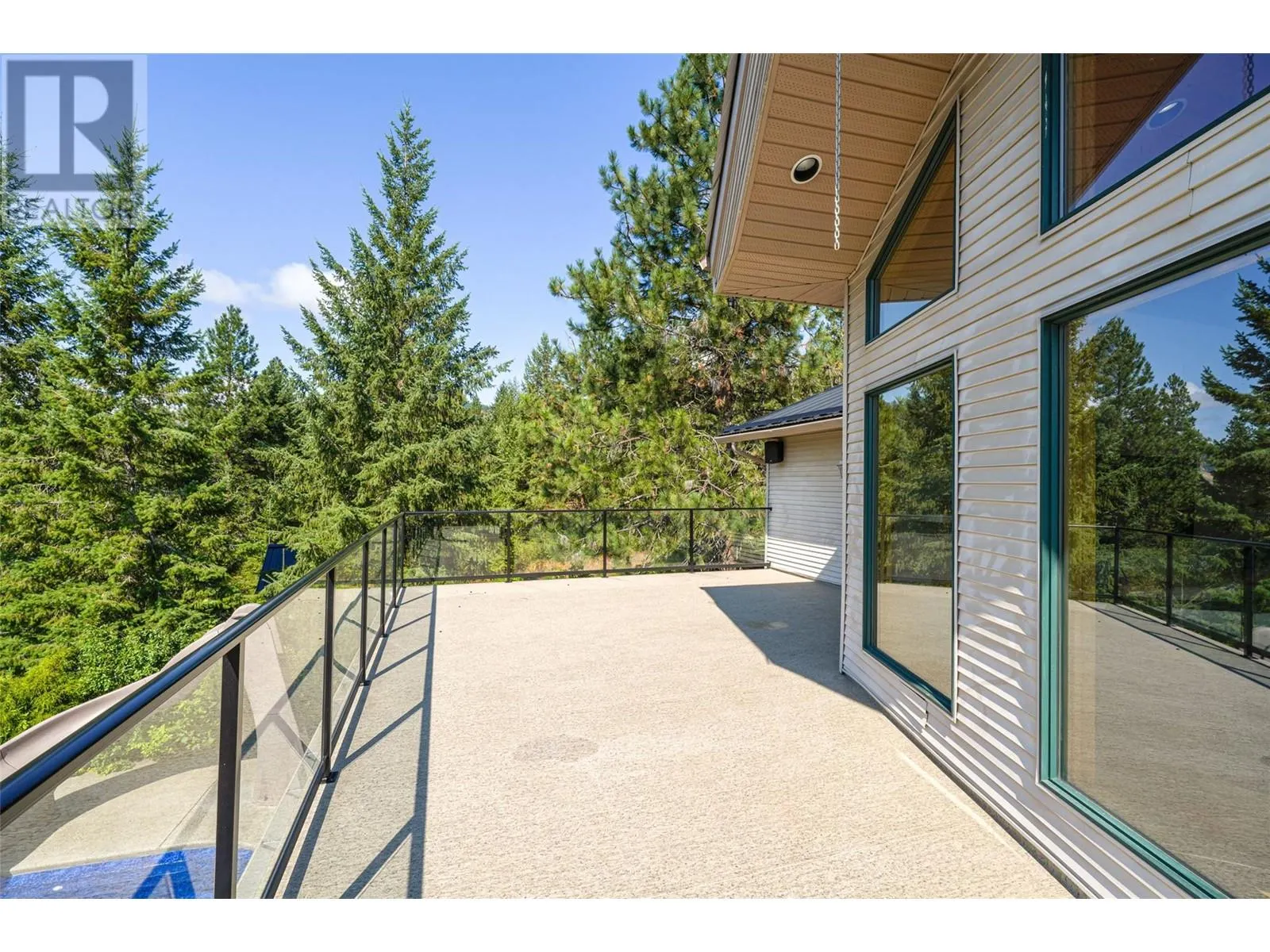 10 Candide Drive