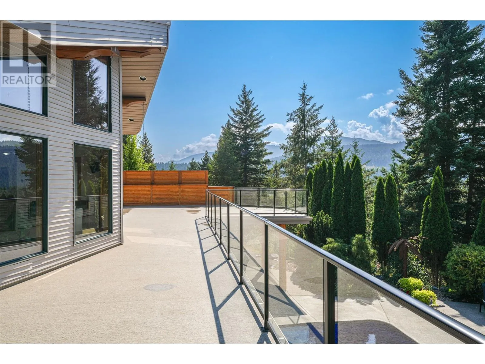 10 Candide Drive