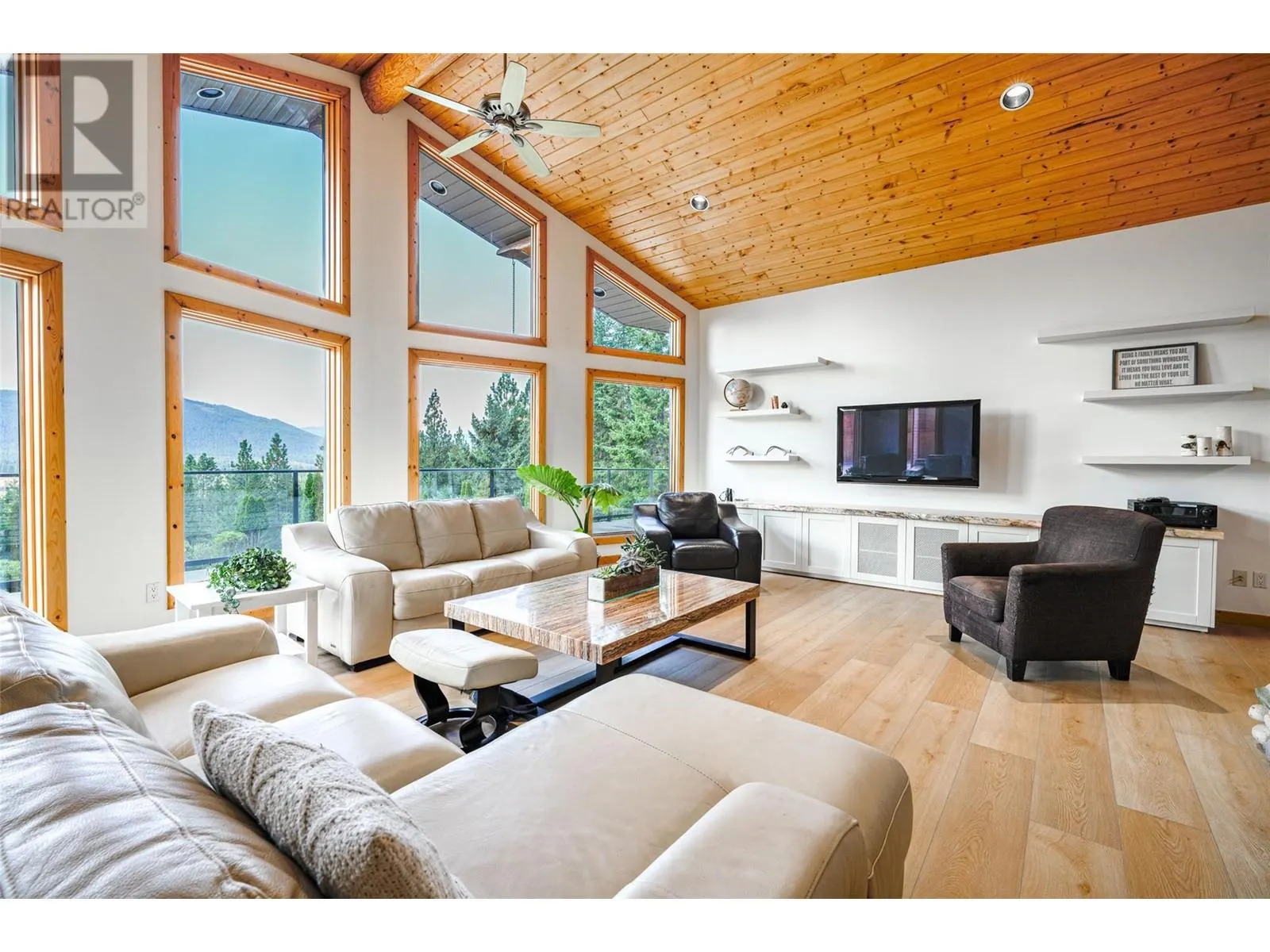 10 Candide Drive