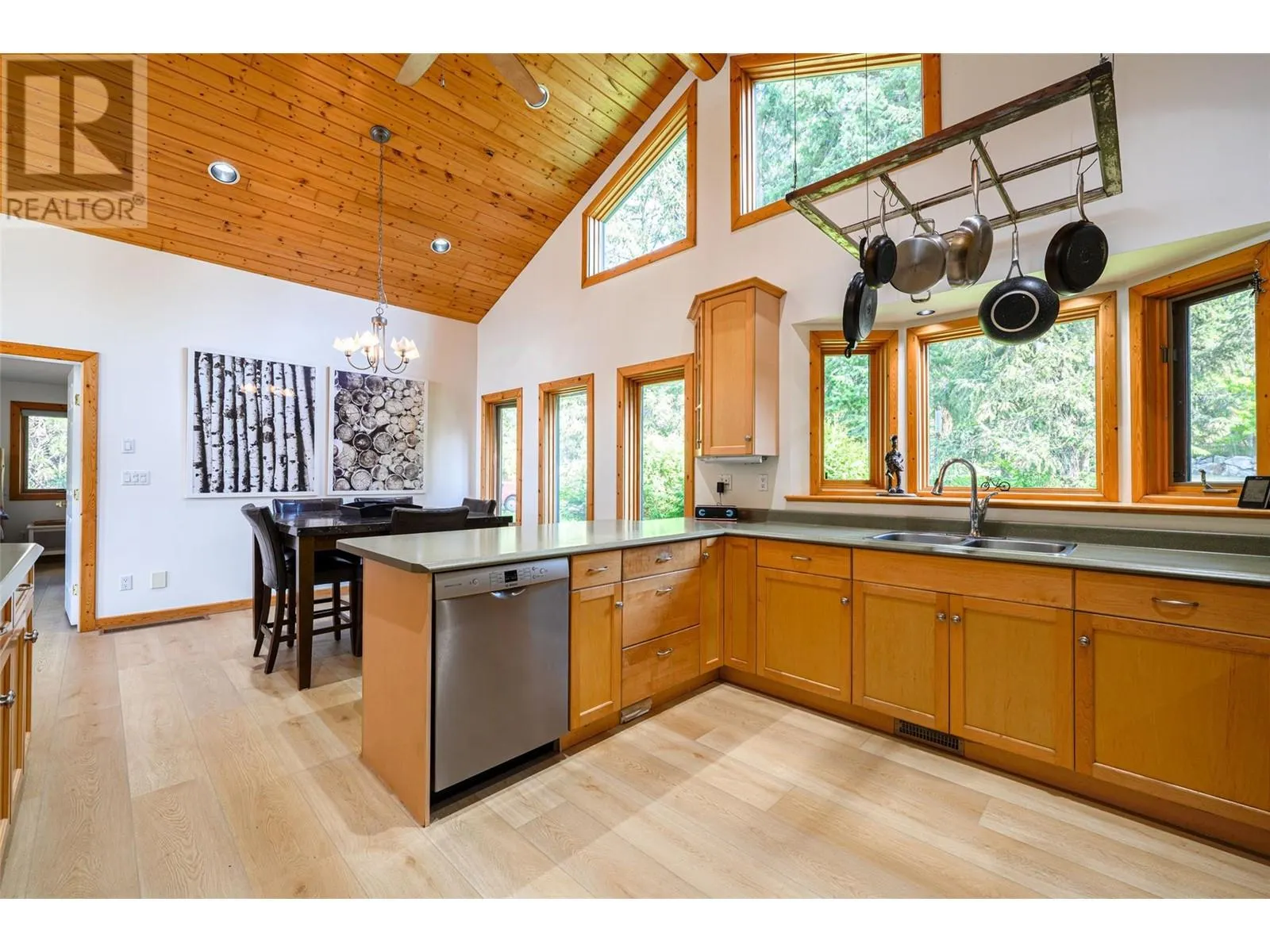 10 Candide Drive