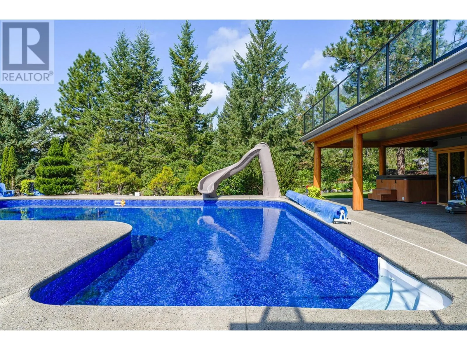 10 Candide Drive