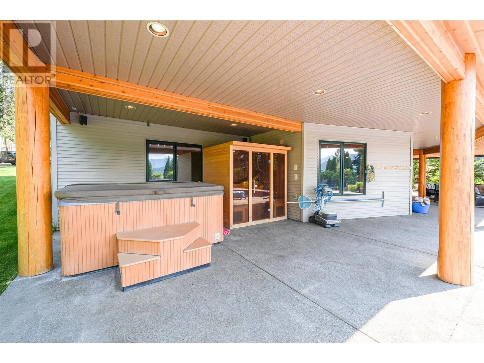 10 Candide Drive