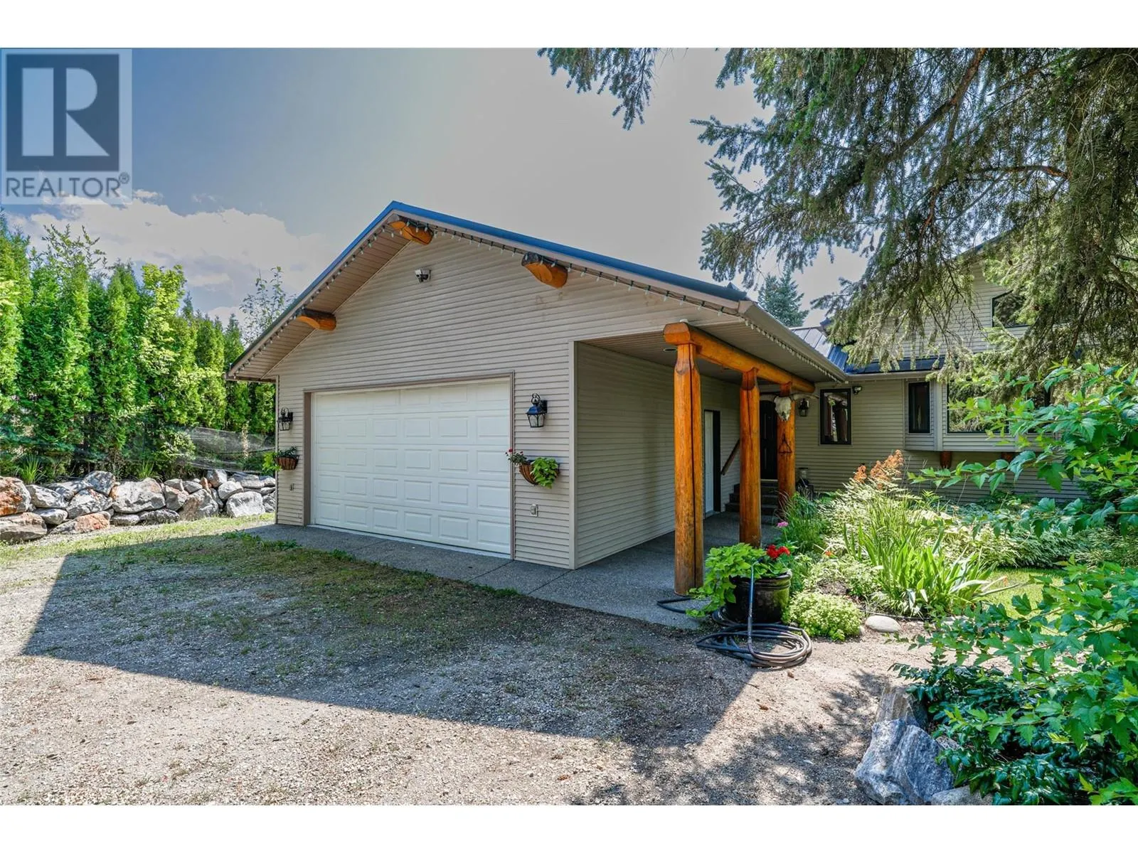 10 Candide Drive