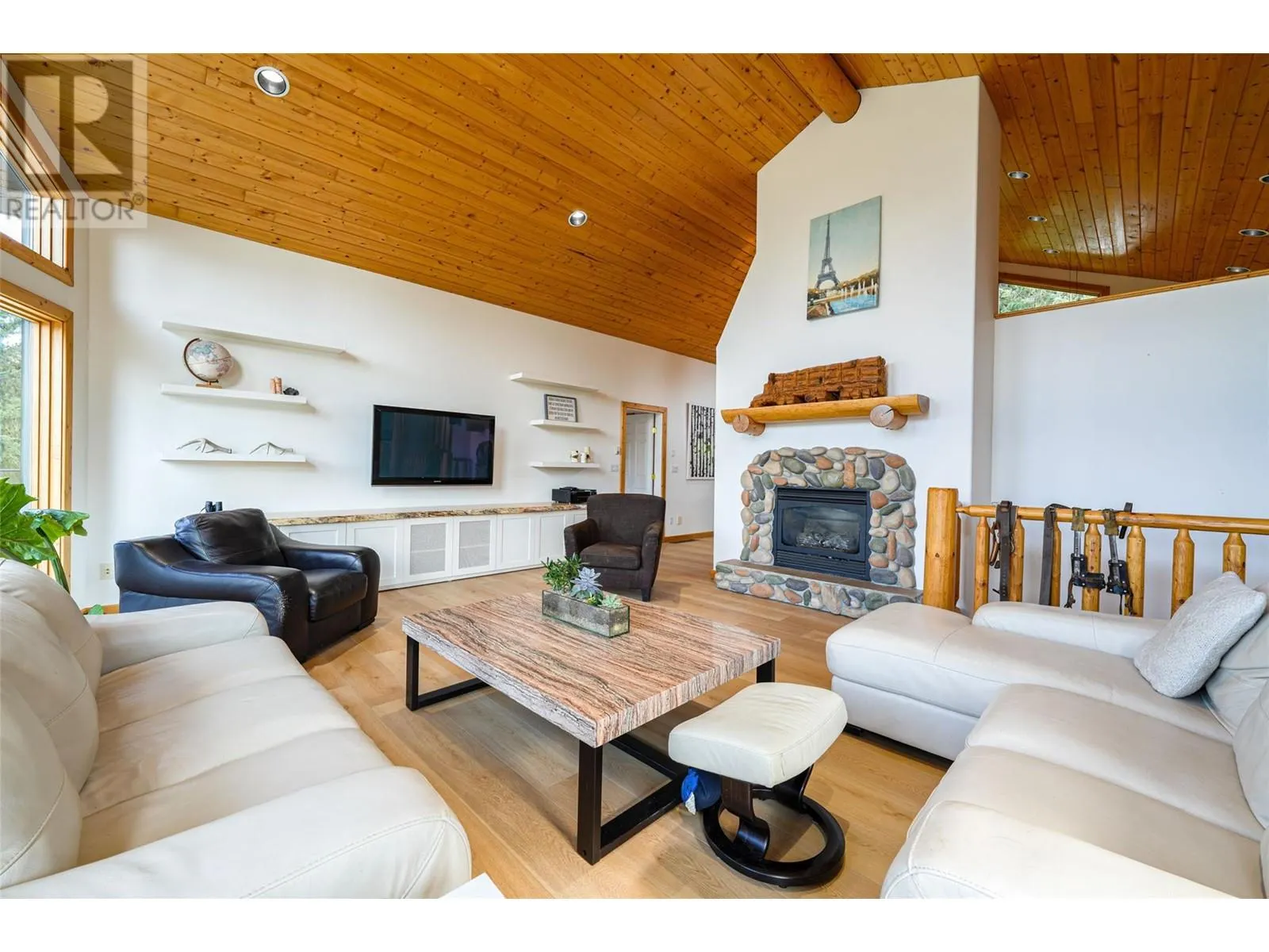 10 Candide Drive