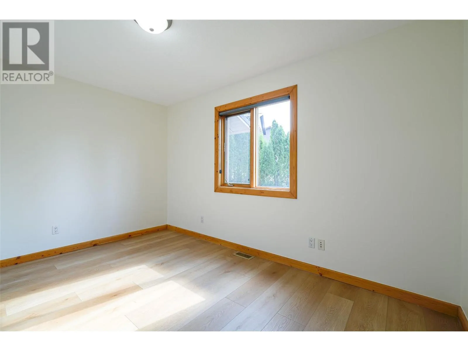 10 Candide Drive